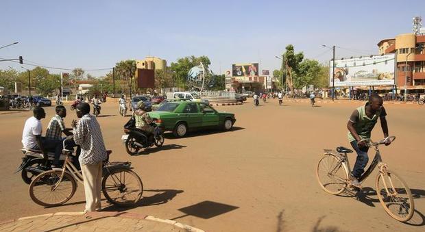 Burkina Faso, attacco a una chiesa durante la messa: sei morti, ucciso anche il prete