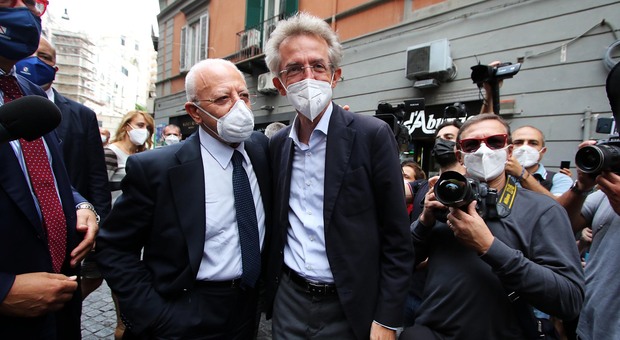 Elezioni a Napoli, De Luca annuncia De Iesu assessore al Comune e Manfredi nicchia: «L'ho scelto io»