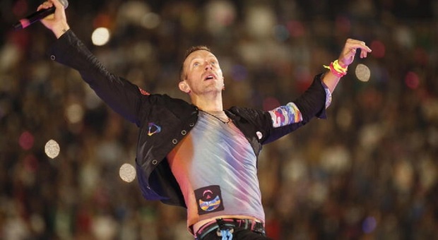 Coldplay a Napoli, biglietti esauriti e bagarini in azione: «600 euro per un posto»