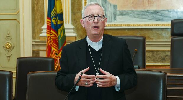 Il vescovo della diocesi di Adria-Rovigo, monsignor Pierantonio Pavanello, accusa di fallimento la politica polesana