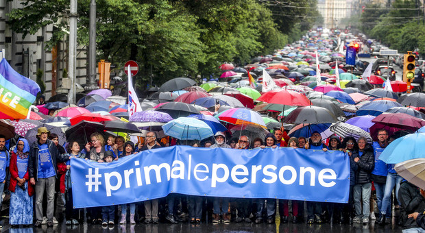 Napoli: «Prima le persone», 20mila alla marcia contro il razzismo