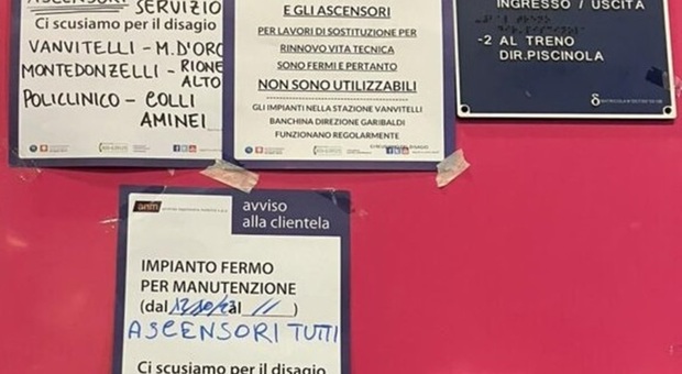 Napoli, ascensori «fuori servizio» alla metro collinare: «Punite le fasce deboli»