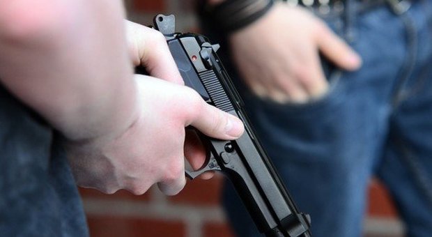Vomero, ragazzi con pistola giocattolo preparavano rapina: denunciati