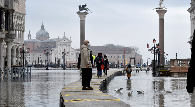 Venezia, in arrivo il ciclone "Genoa Low": temporali, acqua alta e venti fortissimi. Il Mose pronto ad alzarsi