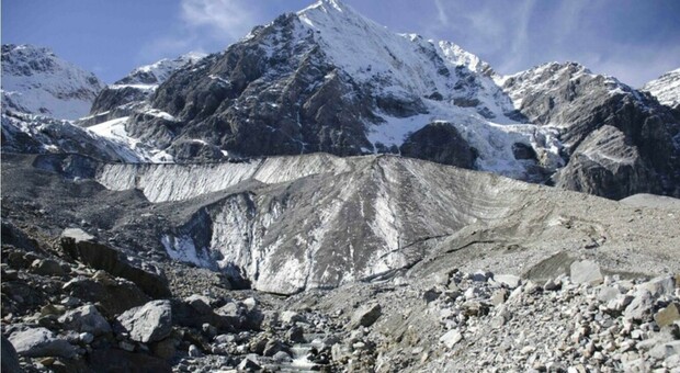 Due alpinisti morti sull'Ortles a causa di un appiglio che si stacca: coinvolti gruppi che scalavano insieme