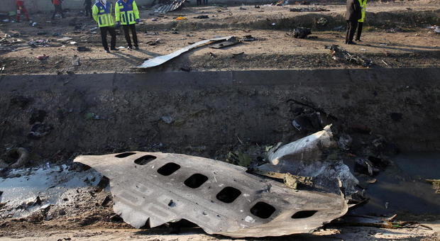Iran, aereo precipita subito dopo il decollo: 177 morti, nessun sopravvissuto