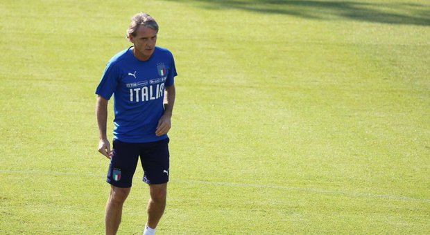 Mancini, prove di ricostruzione, Italia pronta al debutto: giovani, Balotelli e 4-3-3