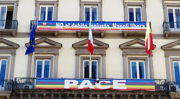 Debito, niente sconti a Napoli: il no della Consulta fa tremare Dema