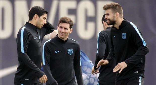 Suarez, Messi e Piqué in allenamento
