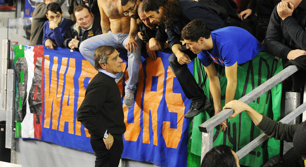 Il presidente Claudio Toti con i tifosi