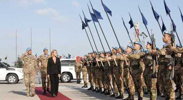 Ministro degli Esteri in Libano visita l'Ariete: grazie per l'impegno