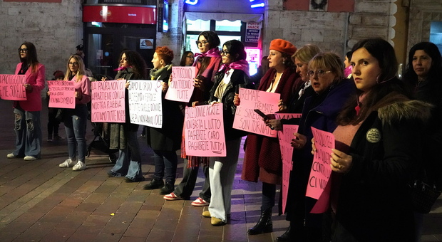 Una manifestazione contro la violenza alle donne