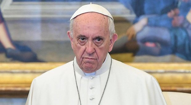 Una lettera mette nei guai il Papa: già nel 2015 una vittima portò prove sugli abusi in Cile