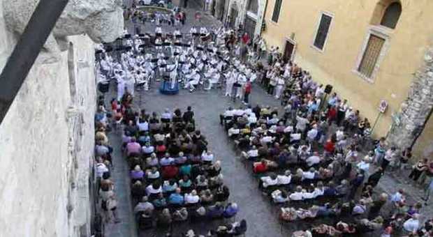Concerto a Narni, in piazza dei Priori