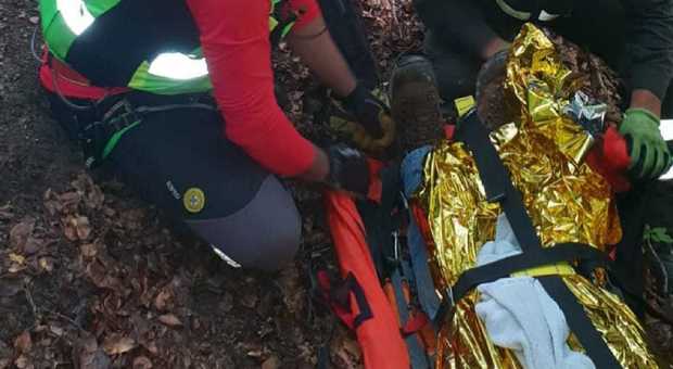 Disperso escursionista sui monti di Amarice: l'uomo salvato e trasportato in ipotermia a Teramo Il video dei soccorsi