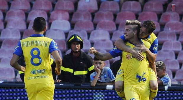 Napoli-Chievo 0-1: Maxi e Bardi gelano il San Paolo, Higuain sbaglia un rigore