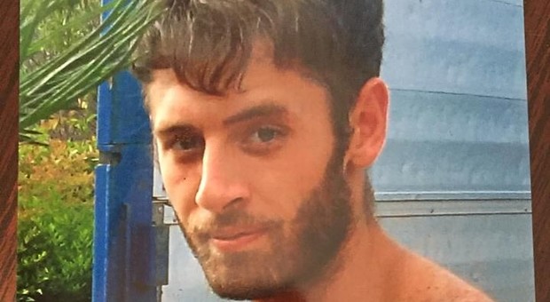 Valerio, 23 anni, scomparso da sabato scorso. La famiglia: «Aiutateci a trovarlo»