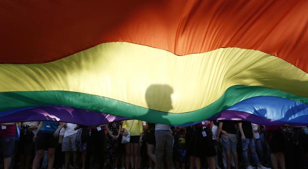 Annuncia partecipazione al Gay Pride, consigliere comunale di Mantova espulso da CasaPound
