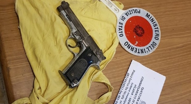 Napoli, pistola utilizzata per le stese ritrovata nell’area archeologica di Forcella