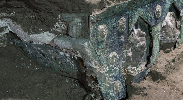 Pompei, trafficante pronto a finanziare i tombaroli per avere il carro nuziale