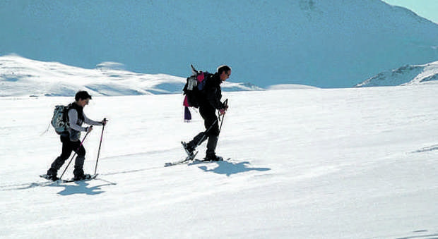 ITINERARI BIANCHI Sci alpinismo da Fonte Vetica al monte Camicia