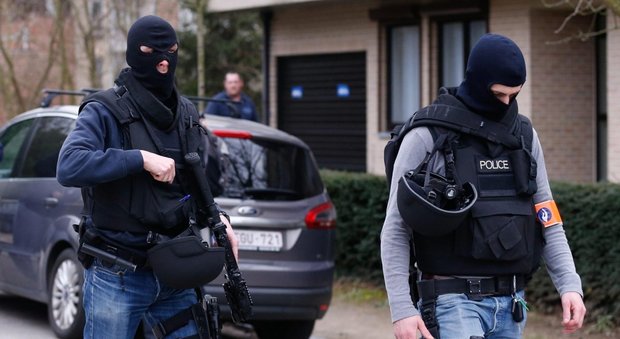 Bruxelles, impronte di Salah nel covo dei terroristi