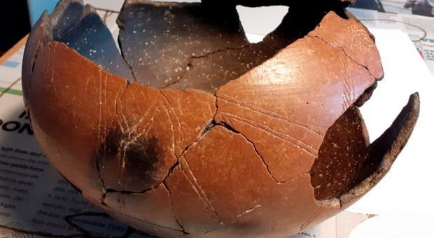 Il museo archeologico si arricchisce di un altro reperto: un vaso con cavalli di epoca preromana