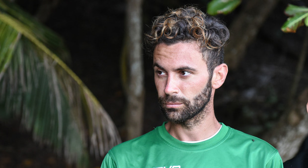 Isola dei Famosi 2019, Jeremias Rodriguez contro Luca Vismara: «Ti denuncio, stai infamando il mio nome»