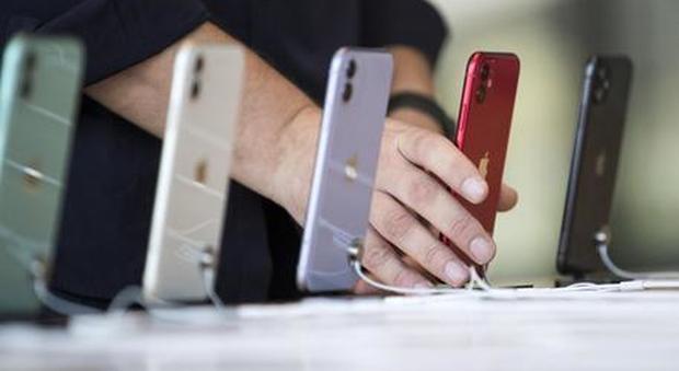 Apple starebbe considerando la possibilità di posticipare la produzione e il lancio di nuovi iPhone
