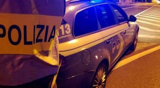Pescara, uomo trovato morto in un parco: giallo sulla sua identità
