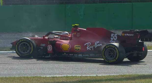 Il botto di Sainz con la Ferrari alla Ascari