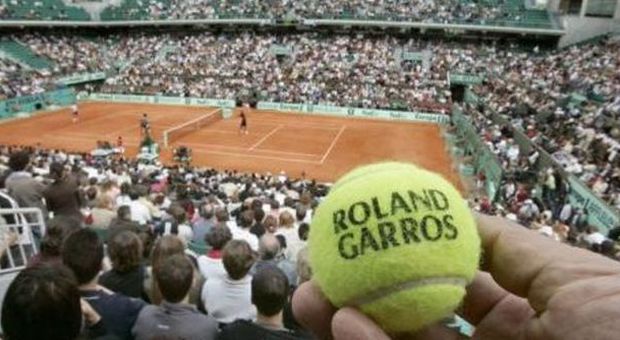Roland Garros, all'esordio tutto facile per Federer e Serena Williams