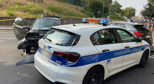 Roma, incidente tra due auto: morta una donna di 34 anni