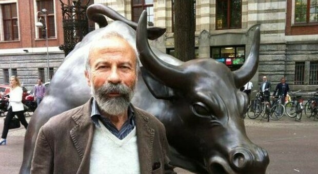 Morto Arturo Di Modica, lo scultore del toro di Wall Street