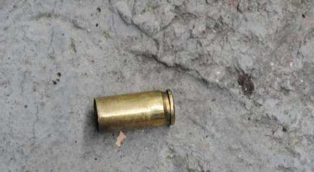 Ancora una sparatoria a Napoli, 17enne ferito con tre colpi di pistola