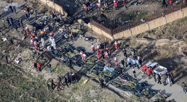 Disastro aereo in Iran: 177 morti, nessun superstite