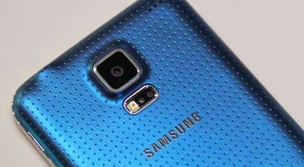 Samsung pronta al lancio del Galaxy S5 Mini, in arrivo da giugno con Android KitKat