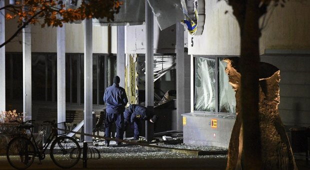 Svezia, bomba esplode davanti a una stazione della polizia