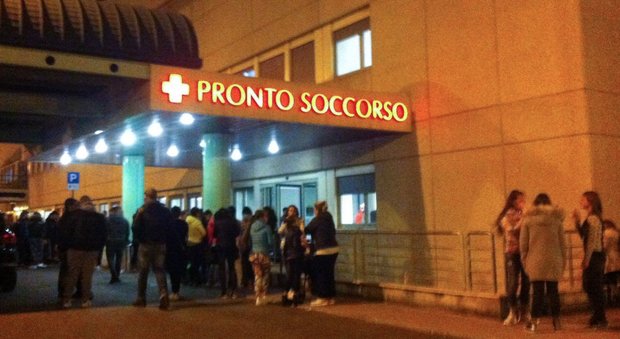 Roma, deruba paziente al policlinico Tor Vergata e minaccia con un coltello medici e infermieri: arrestato
