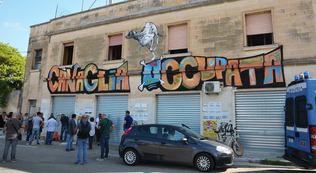 Lecce, sgomberato il "Canaglia occupata"