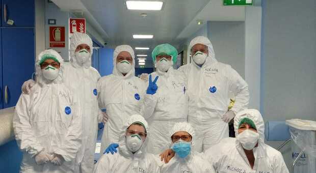 L'equipe infermieristica della terapia intensiva dell'Azienda ospedaliera di Padova