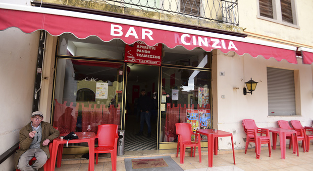 Il bar Cinzia di Lusia