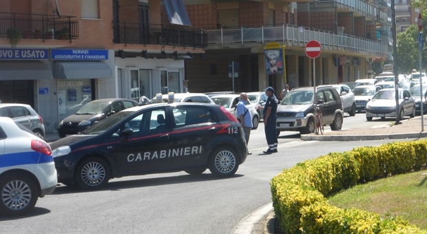 Scappano dopo il furto ma tamponano l'auto dei Carabinieri. Arrestati 3 uomini provenienti dal campo Rom di via Salone