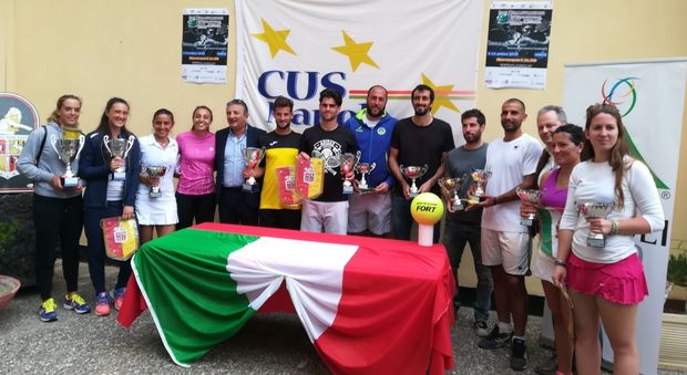 Potito Starace festeggiato da tutti i vincitori dell'Open al Cus Napoli