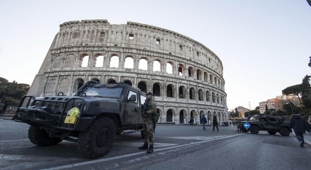 Capodanno blindato a Roma: zone rosse, droni e cecchini. Fine anno al tempo dell'Isis