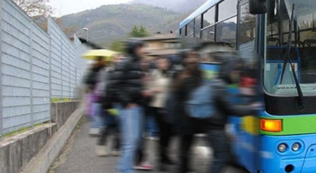 Cilento: controlli antidroga al terminal bus degli studenti