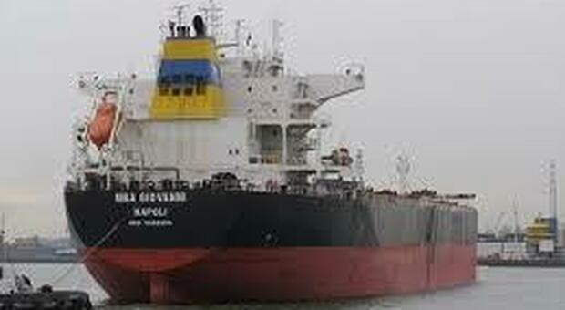 Covid e guerre commerciali: nave napoletana bloccata al largo della Cina da tre mesi