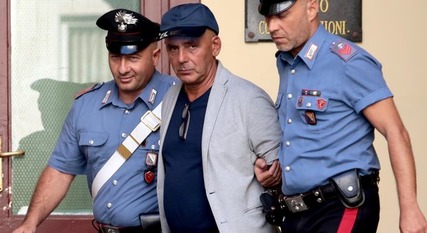 L ex boss rivela i soldi del clan reinvestiti sul Lungomare di Napoli