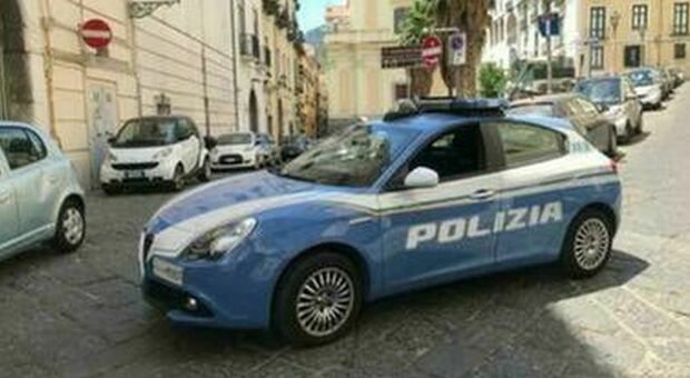 Napoli, tentata rapina al turista: arrestati due nigeriani