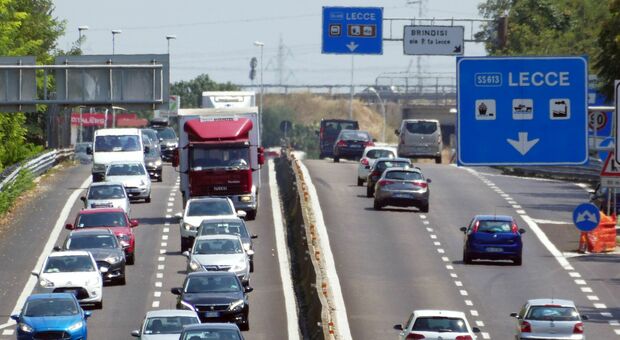 Pasqua, previsioni di traffico in aumento sulla rete in Puglia: Autostrade sospende i cantieri